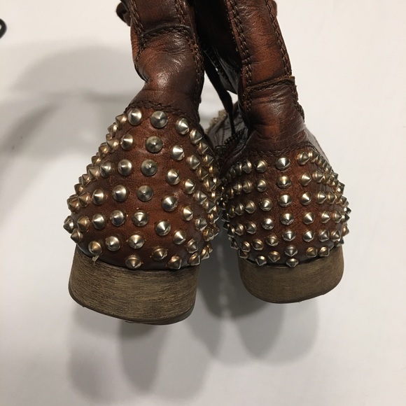 Steve Madden Tarnney Brown Leather Studded Combat Boots Size 7M - Picture 13 of 13